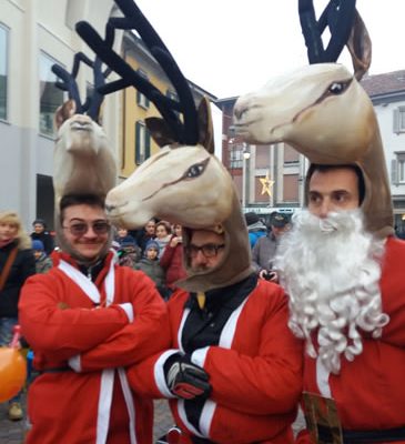 Foto evento solidale "Il giorno di Babbo Natale" a Treviglio - 11 dicembre 2016 cinemalfa associazione cinema italia alfa romeo alfisti